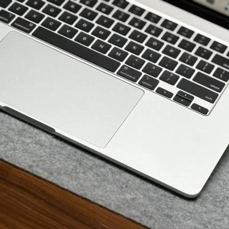 APPLE MACBOOK AIR
