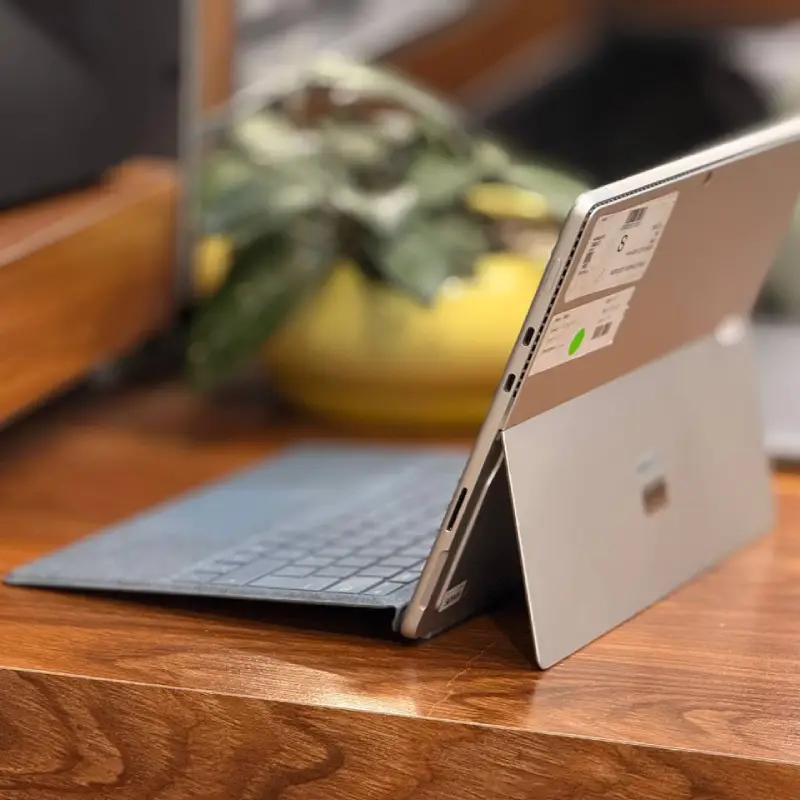 MICROSOFT SURFACE PRO 8 -3 MICROSOFT SURFACE PRO 8